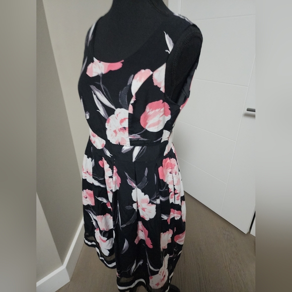 Ricki's floral summer drss - Picture 2 of 12